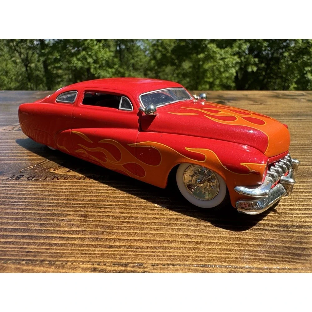 1949 Custom Mercury 1:24 Diecast Model Car Mac‎ Tools Numbered #0005 Red Flames